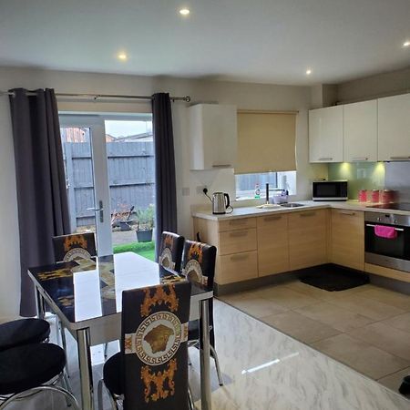 Beautiful & Elegant 2 Bed Room House Manchester Exterior photo