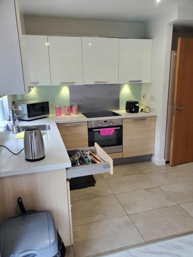 Beautiful & Elegant 2 Bed Room House Manchester Exterior photo